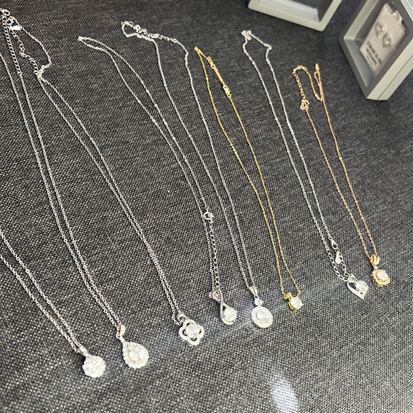 Moissanite Diamonds - Picture 3 of 7